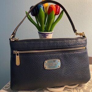 Michael Kors Pebbled Leather Navy Wristlet GUC
